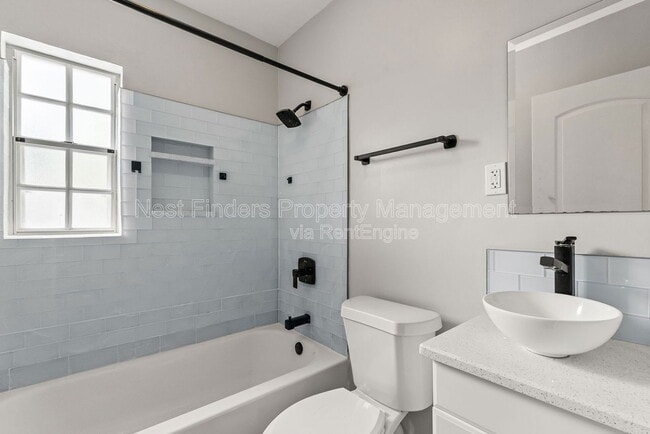 Building Photo - 1838 Cherry St