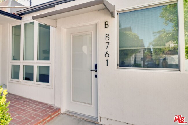 Building Photo - 8761 Dorrington Ave