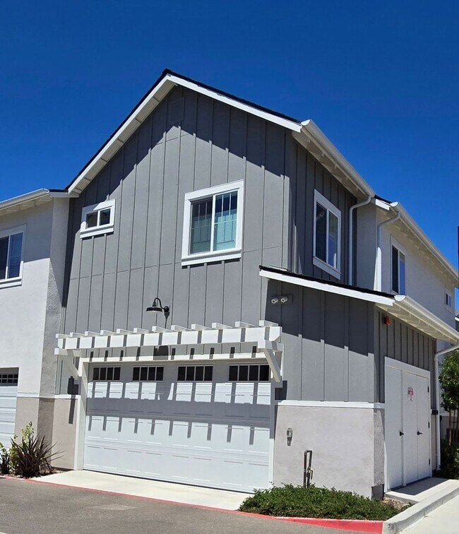 Building Photo - Righetti Ranch Townhouse