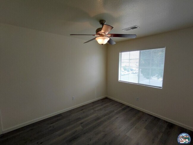 Building Photo - 1019 Olive Way