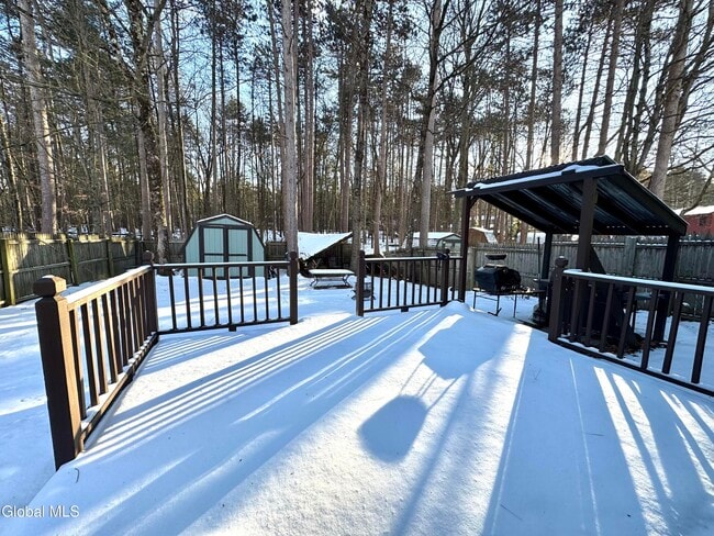 Building Photo - 48 Wake Robin Rd