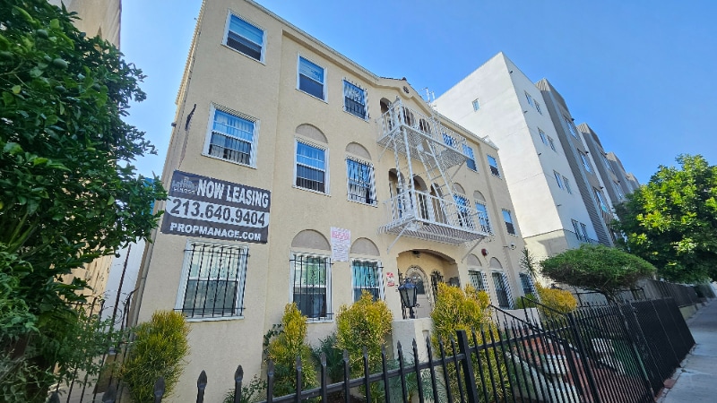 Building Photo - 727 S Coronado St