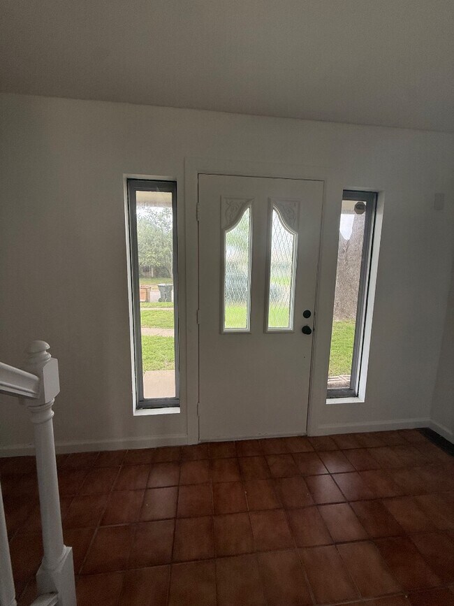 Building Photo - 4617 Cobblestone Ln