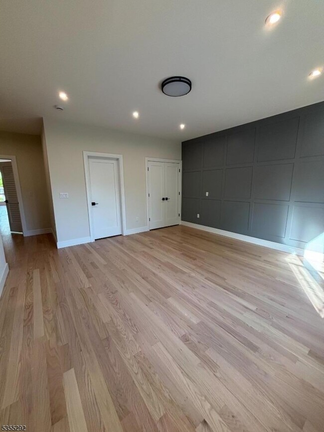Building Photo - 67 W Harwood Terrace
