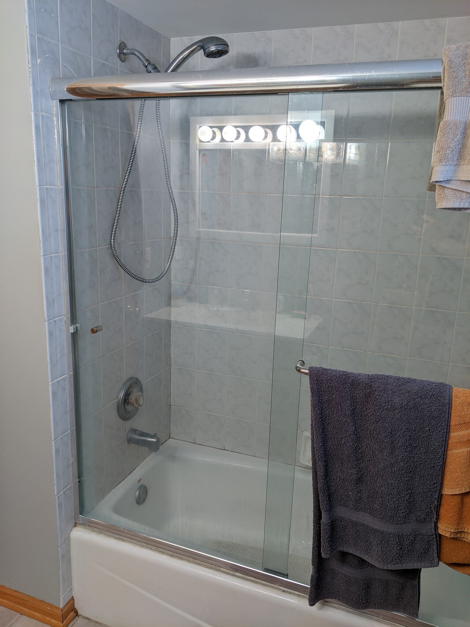 Building Photo - 5473 N Parkside Ave