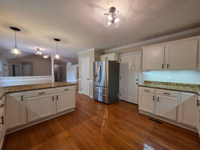 Building Photo - 205 Woodberry Pl