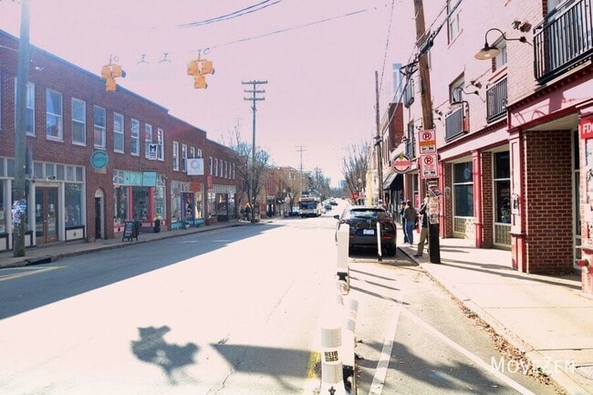 Building Photo - 3205 N Davidson St