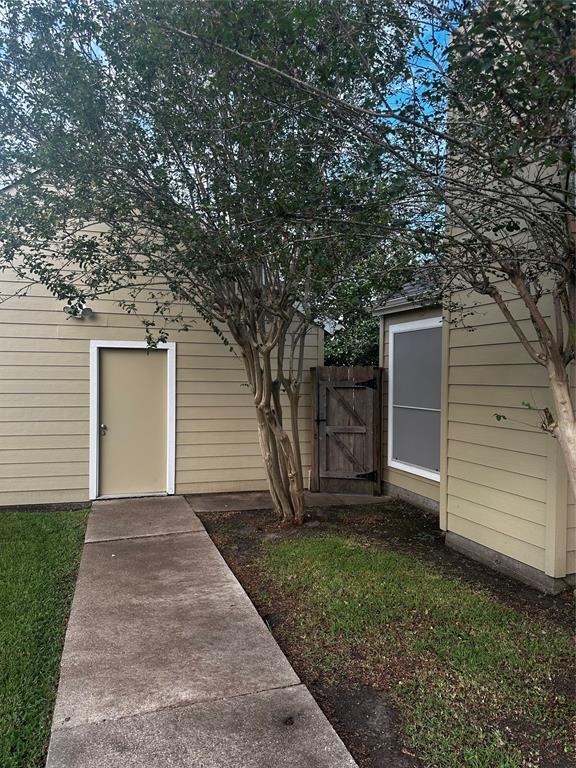 Building Photo - 16704 Ivy Grove Dr