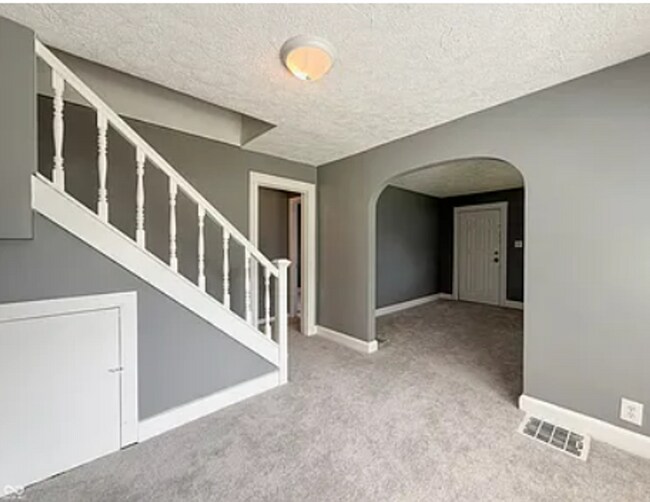 Building Photo - 3736 Kinnear Ave