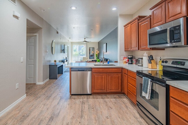 Building Photo - 1275 E University Dr