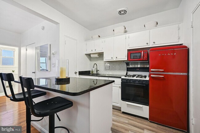 Building Photo - 1300 Massachusetts Ave NW