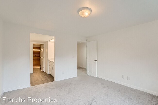 Building Photo - 3 br, 2.5 bath House - 2919 27th St SE
