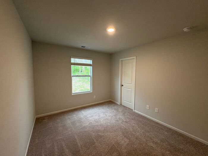 Building Photo - 4035 Highland Ave