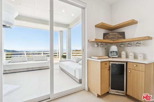 Building Photo - 265 Westlake Blvd