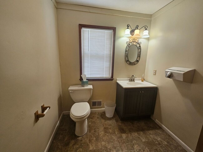 Building Photo - 120 Luther Ave