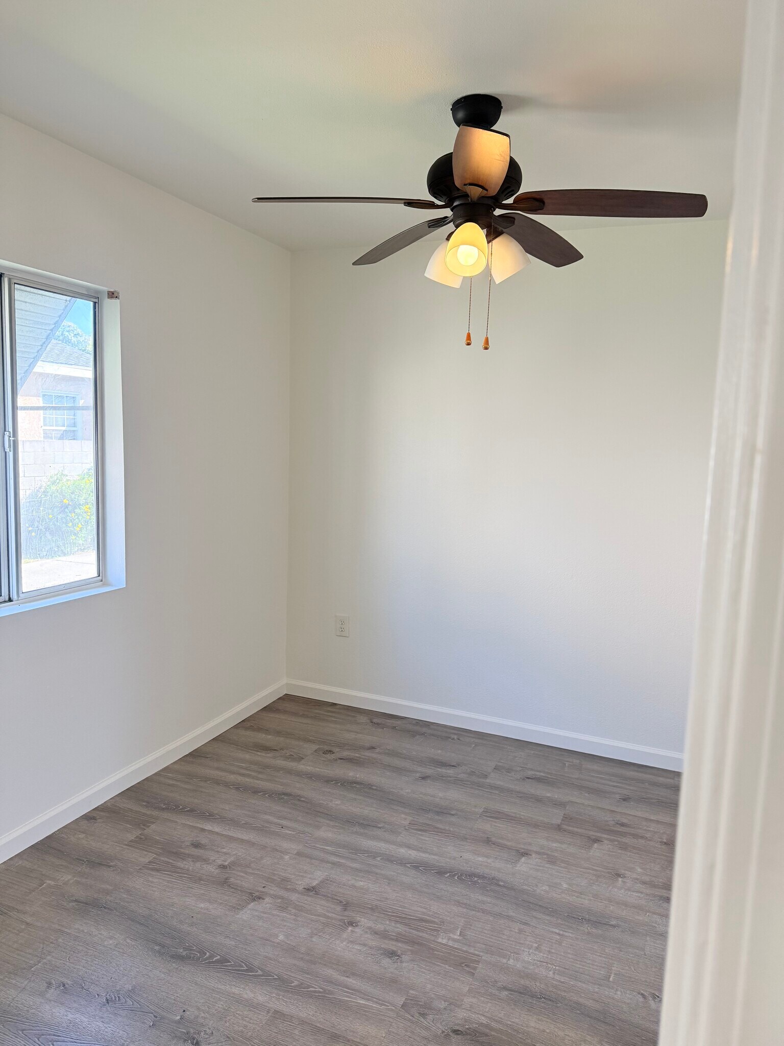 Building Photo - 43 W 52nd St