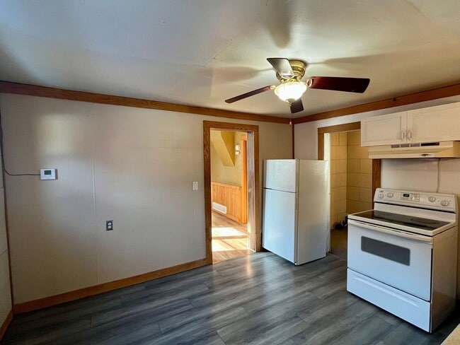 Building Photo - 2 Bed 1 Bath Single Family Home in Rhinelander - Hot Summer Deals Are Here - HALF OFF DEPOSIT!