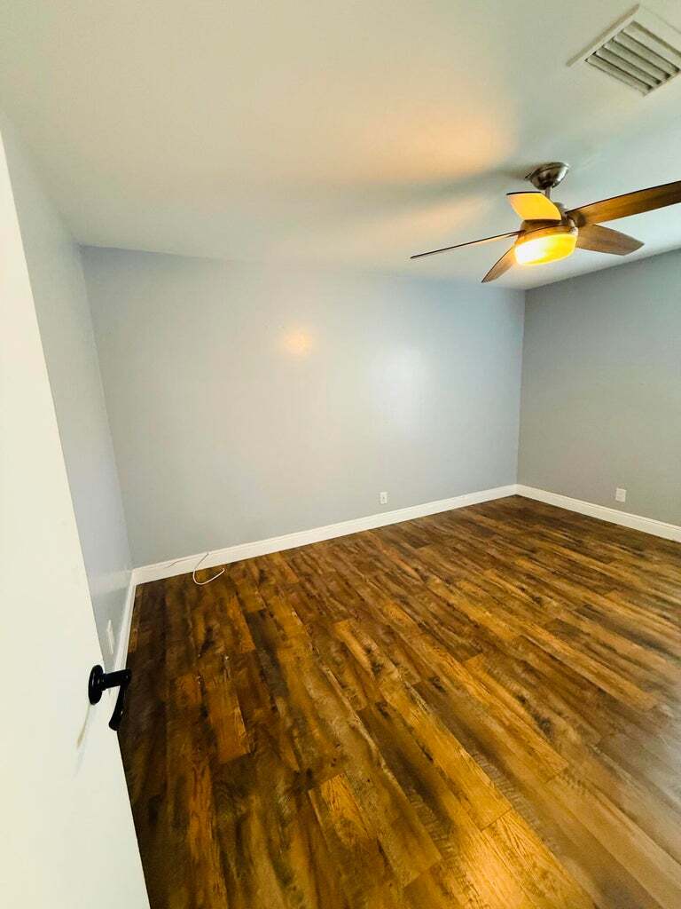 Building Photo - 12134 Regal Ct E