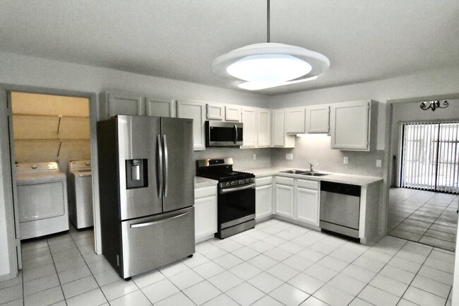 Building Photo - 9814 Paddock Park Dr