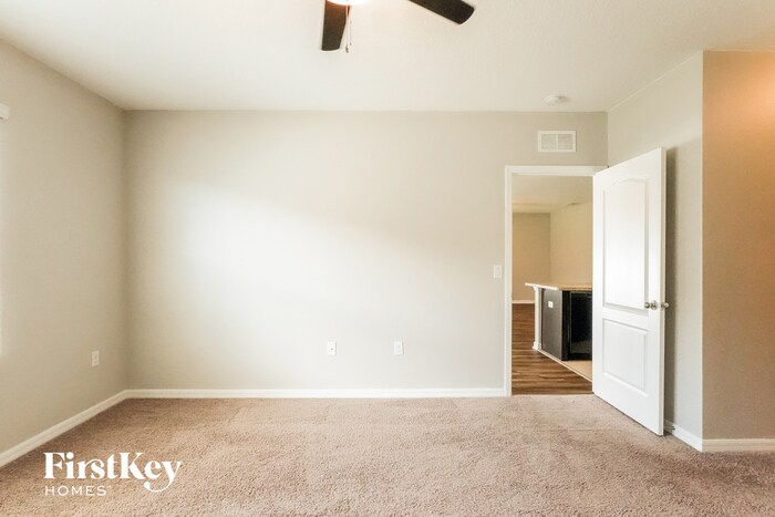 Building Photo - 6142 Grey Heron Dr