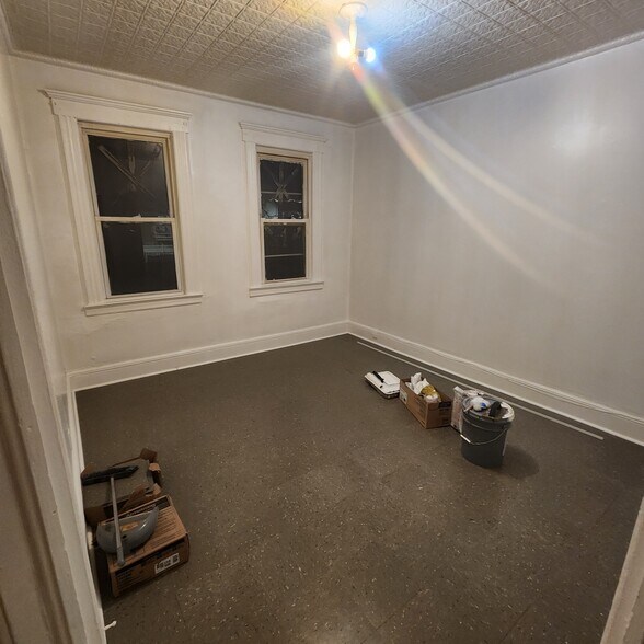 Building Photo - 13 Brinkerhoff Pl