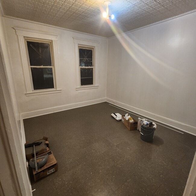 Building Photo - 13 Brinkerhoff Pl