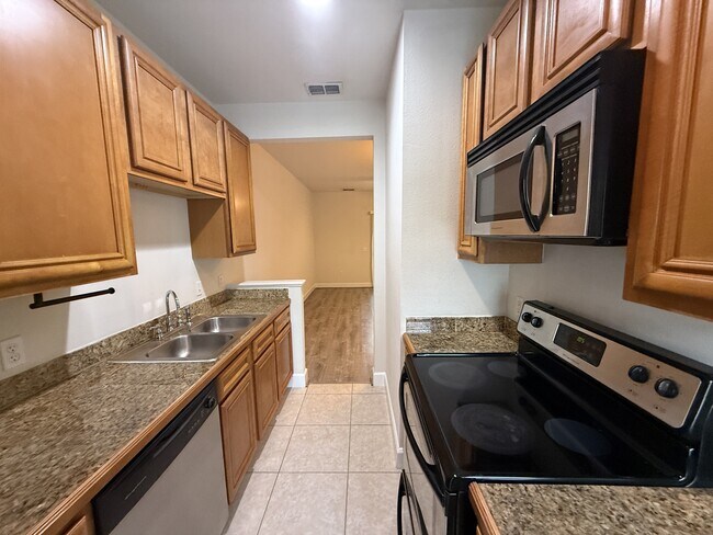 Building Photo - 15284-15331 US-331 BUS