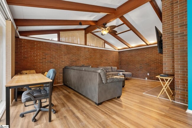 Building Photo - 103 Robinall Dr