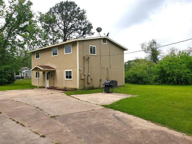 Building Photo - 8412 Avenue L