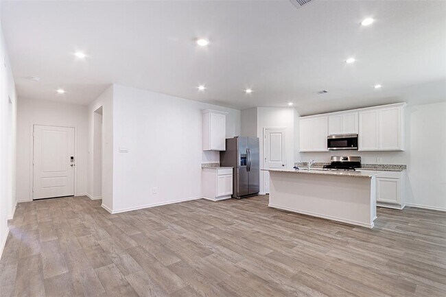 Building Photo - 4302 Freya Pointe Dr