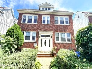 Building Photo - 359 N 12th St