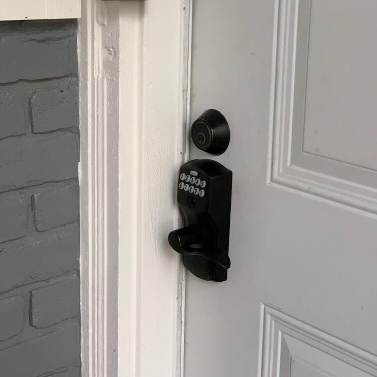 Building Photo - 1900 Peach Ave