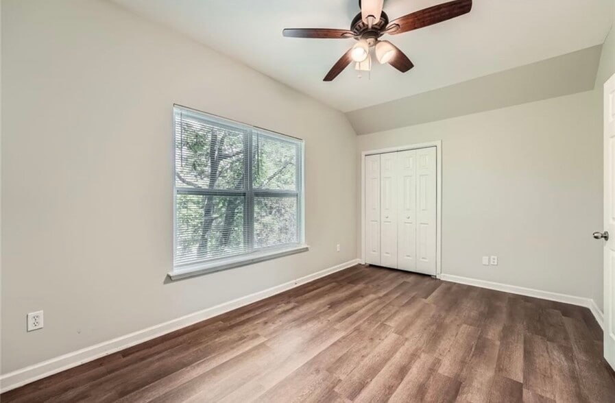 Building Photo - 558 Elbridge Dr NW