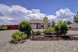 Building Photo - Incredible Home with views and fenced yard!