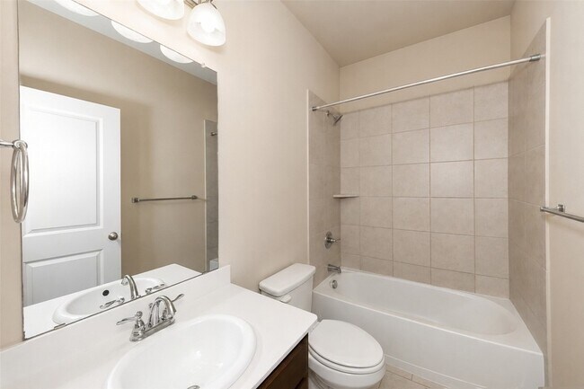 Building Photo - 356 Emerald Creek Dr