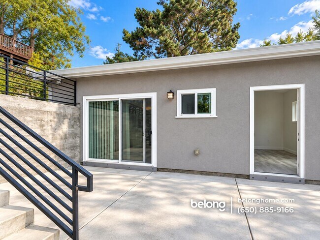Building Photo - 6819 Simson St