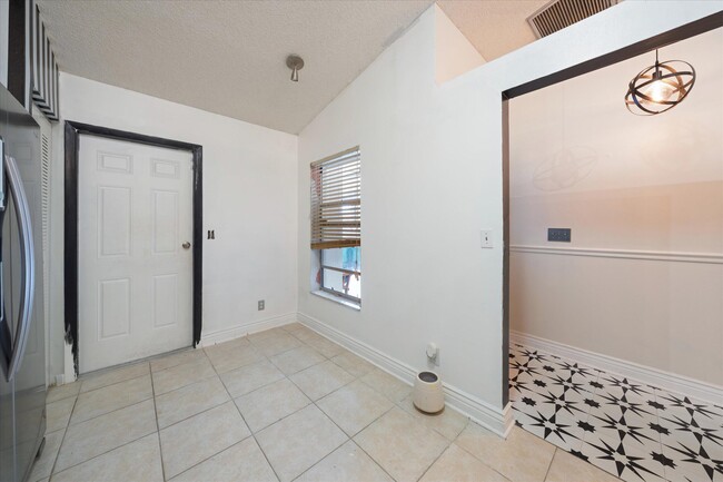 Building Photo - 6060 NW 92nd Ave