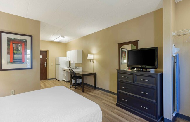 Building Photo - Furnished Studio-Philadelphia - Airport - ...