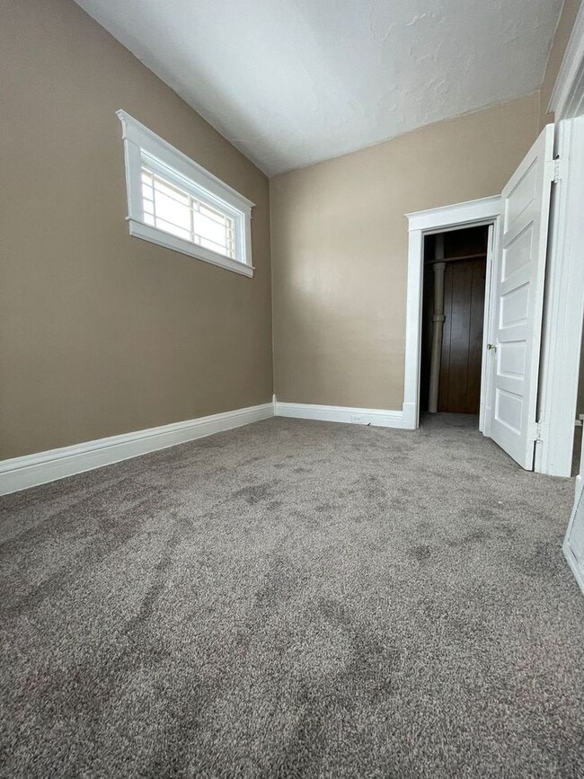 Building Photo - 25 2nd St NW