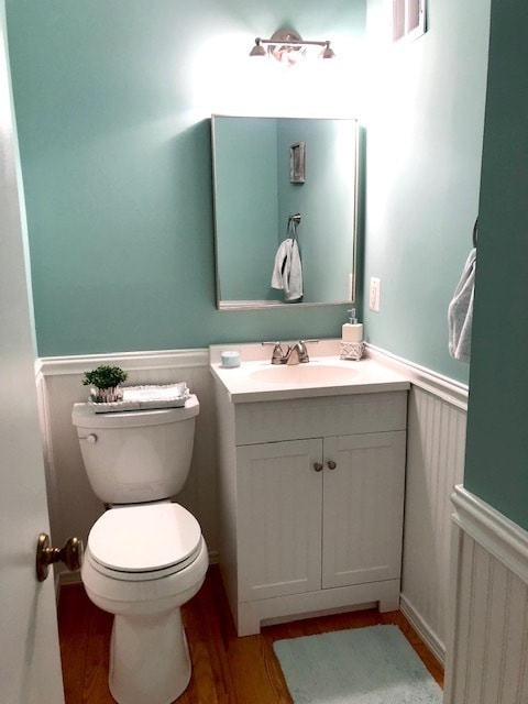Building Photo - Updated and immaculate 4 bed/3.5 bath colo...