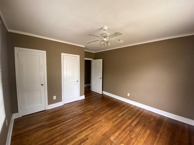 Building Photo - 328 Rogers Ave