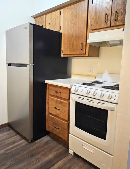 Building Photo - Parkwood Glen