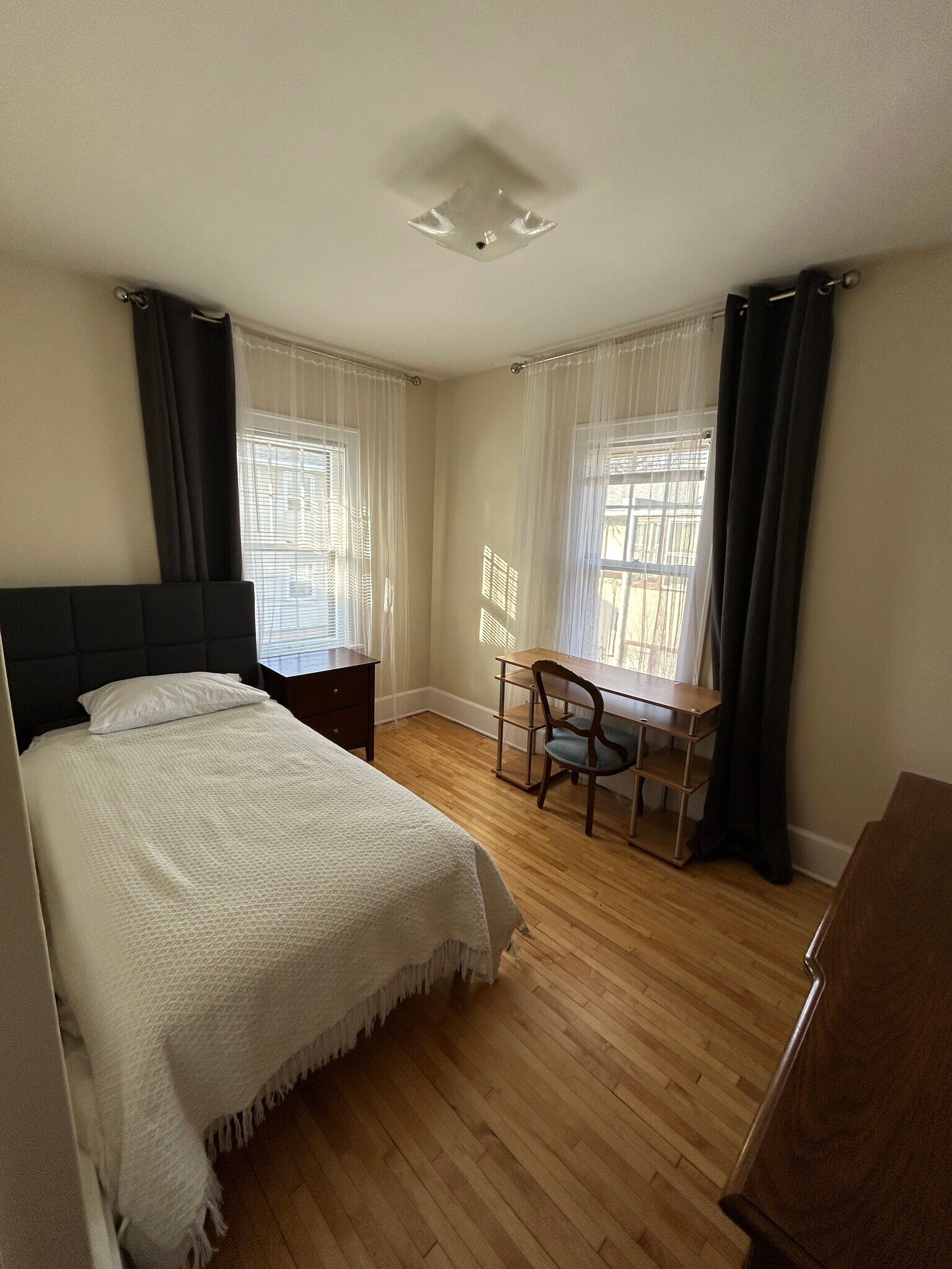 Building Photo - 2508 33rd Ave S