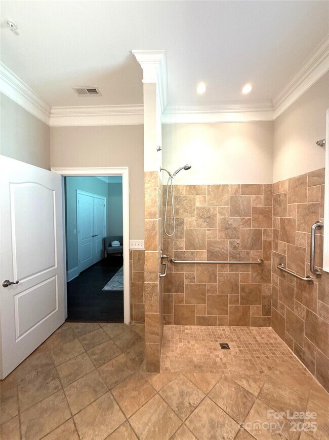 Building Photo - 14019 Thompson Rd