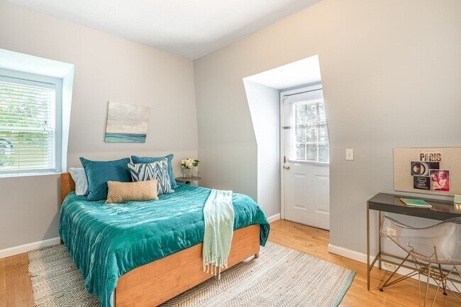 Building Photo - 15 Beale St