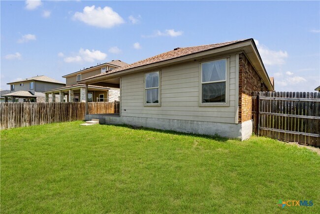 Building Photo - 5634 Stonehaven Dr