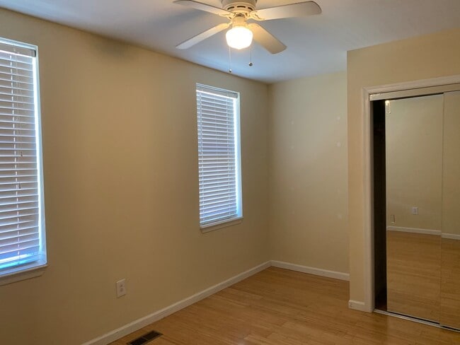 Building Photo - 1849 Willington St