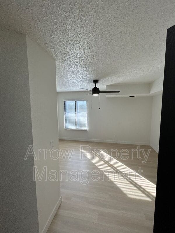 Building Photo - 205 E Arbor Ave