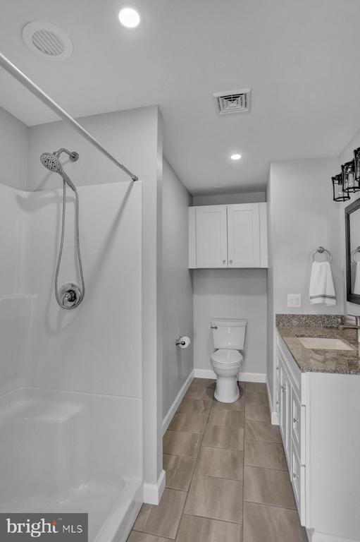 Building Photo - 933 N Hanover St