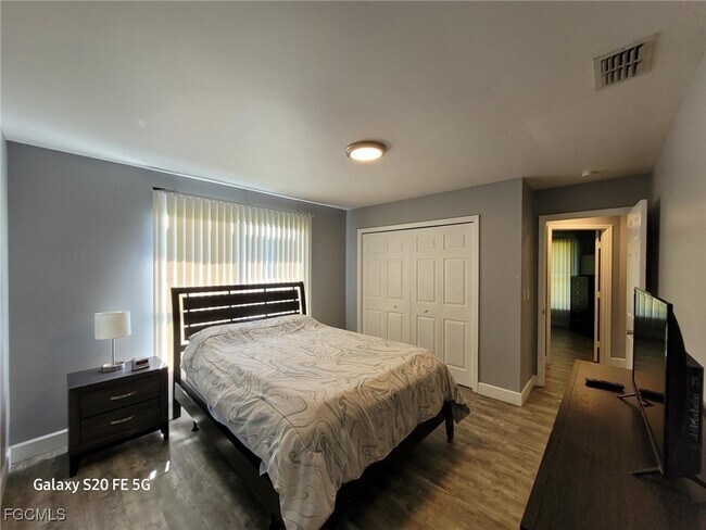 Building Photo - 1128 SW 45th Terrace